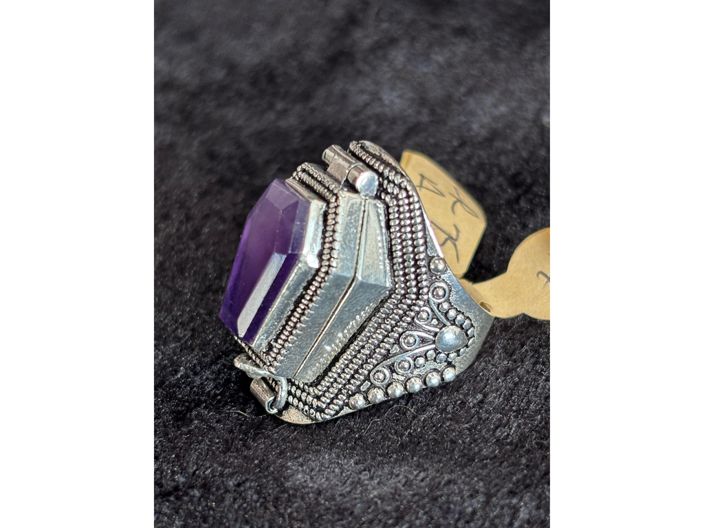 Amethyst Coffin Box Extra Large Ring Size 10 - Alloy - LR75