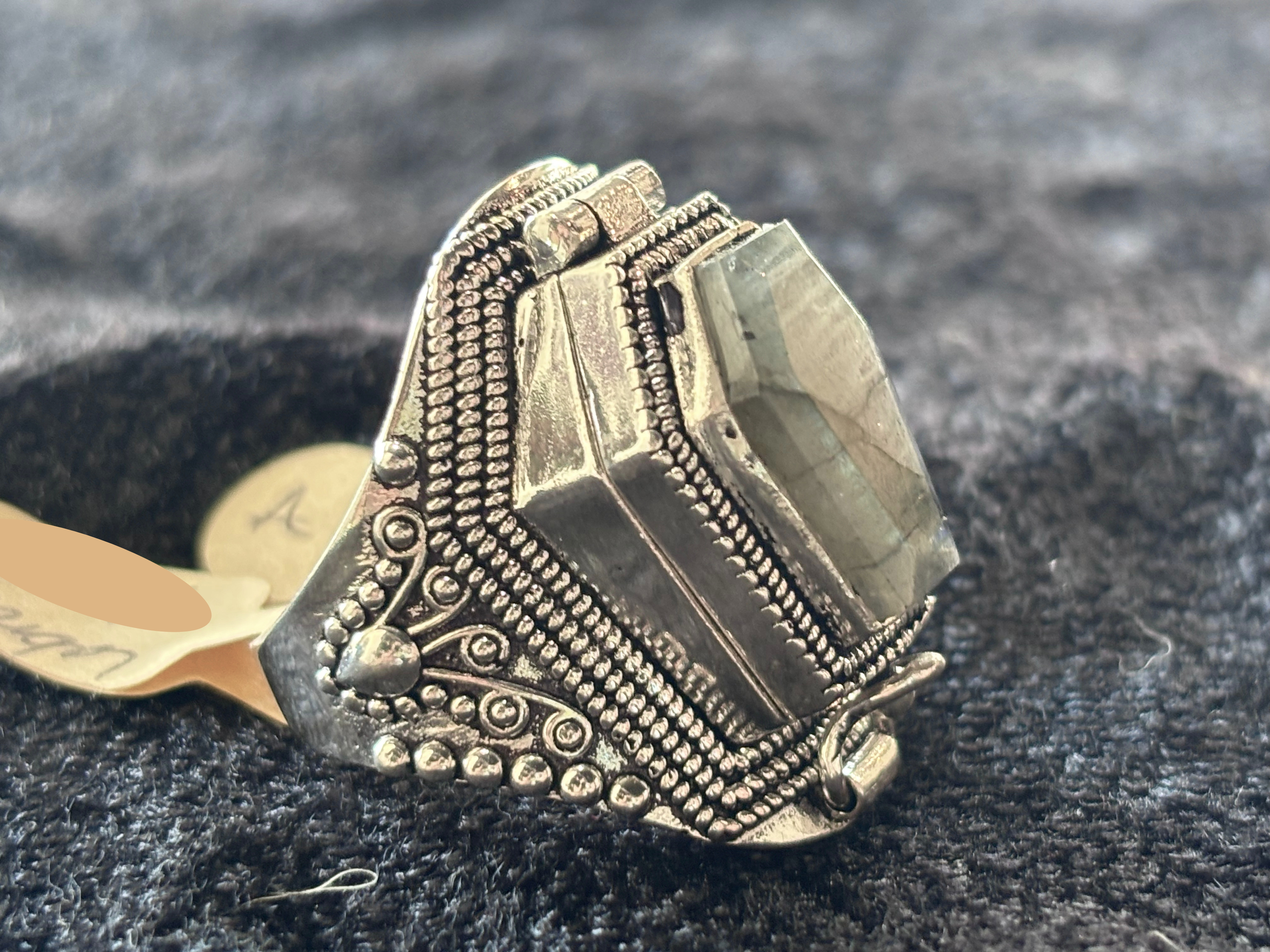 Labradorite Coffin Box Extra Large Ring Size 12 - Alloy - LR78